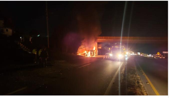Queman segundo bus en Cundinamarca