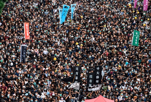 Estudiantes en Hong Kong volcados en las calles para apoyar a los manifestantes