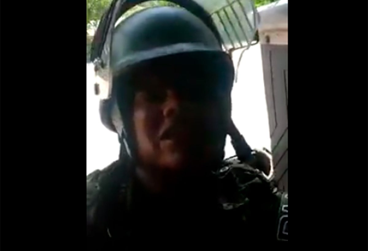 El soldado en Puerto Valdivia (Antioquia), en medio del cruce de balas con el ELN