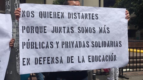Manifestaciones durante marcha de estudiantes en Bogotá