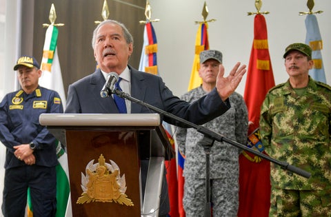 Ministro de Defensa, Guillermo Botero, y altos mandos militares y de Policía.