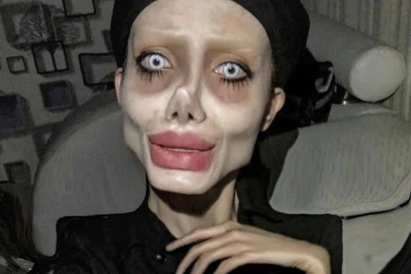 Angelina Jolie iraní