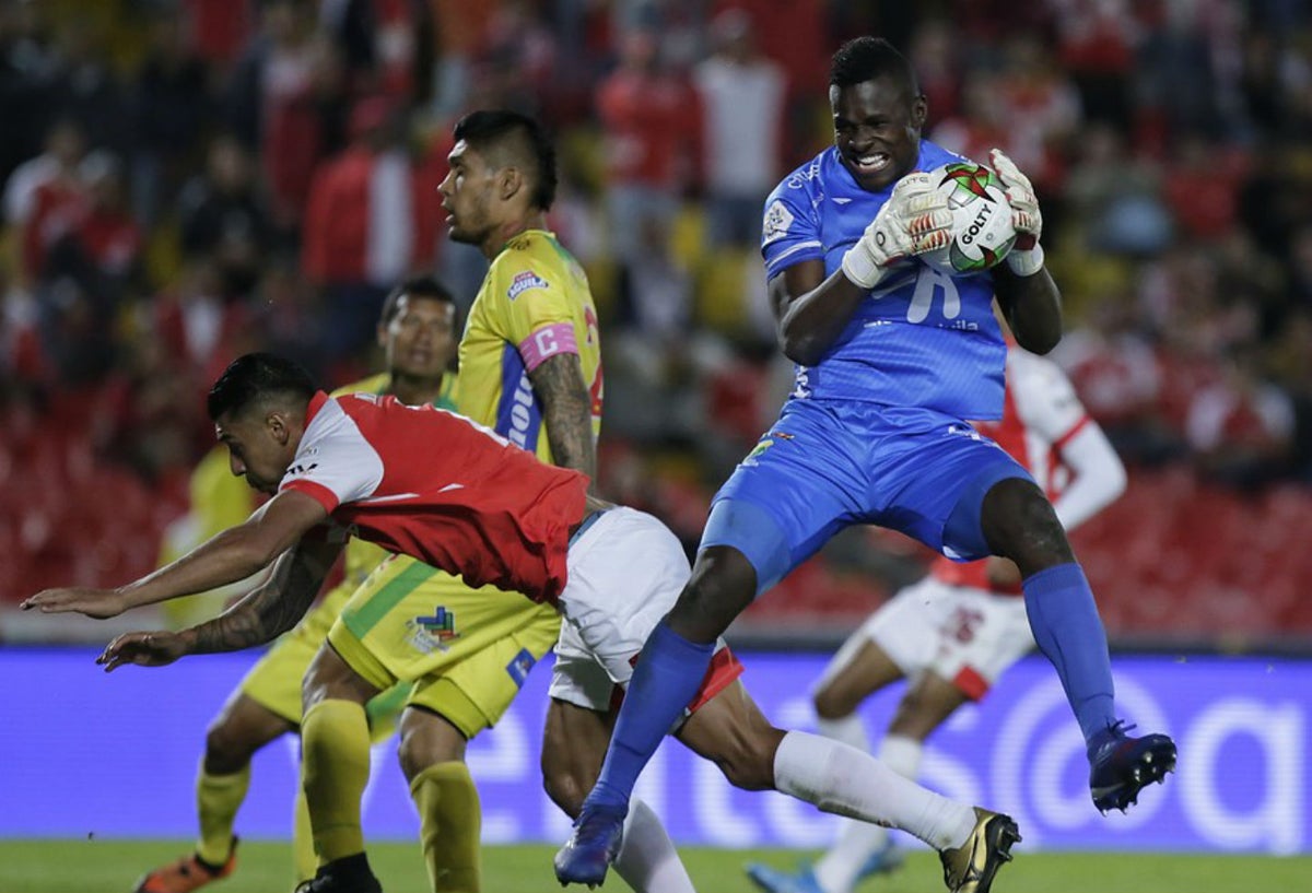 Geovanni Banguera en partido Santa Fe vs Huila