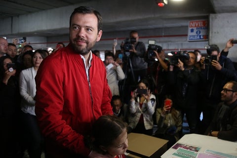 Carlos Fernando Galán, llegó al centro comercial Unicentro para votar