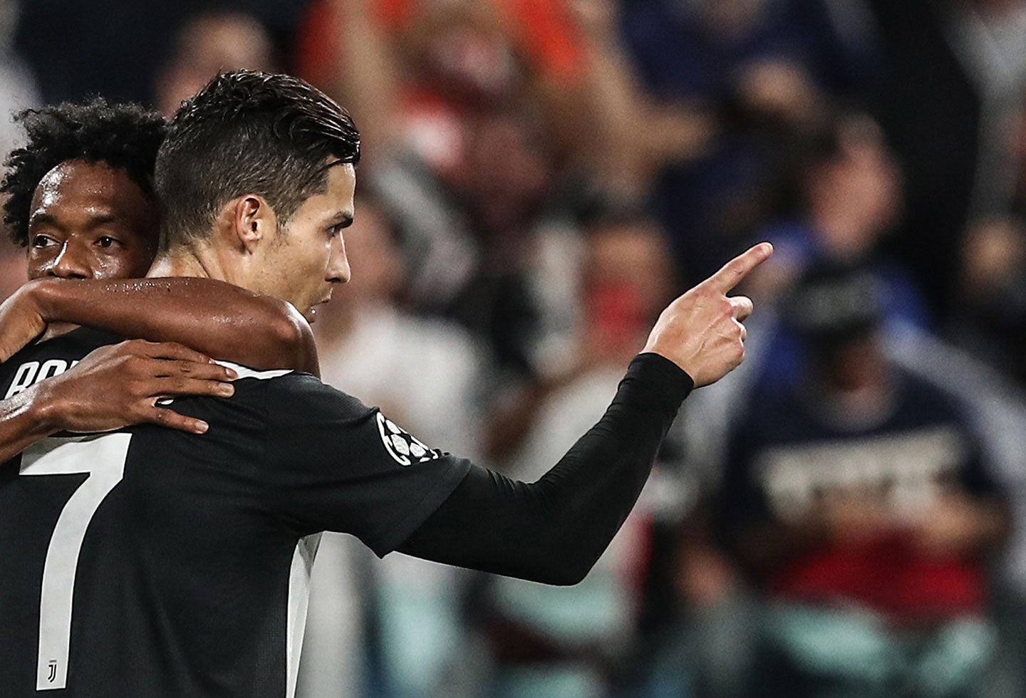 Cristiano Ronaldo y Juan Guillermo Cuadrado con la Juventus