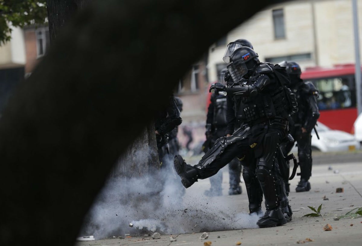Esmad en medio de protestas