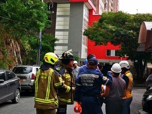 Evacuación edificio en La Mota, Medellín