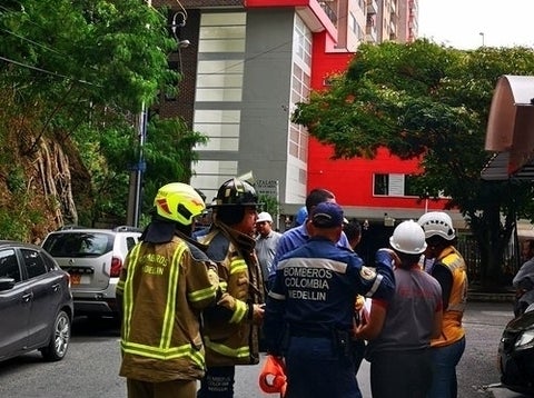 Evacuación edificio en La Mota, Medellín