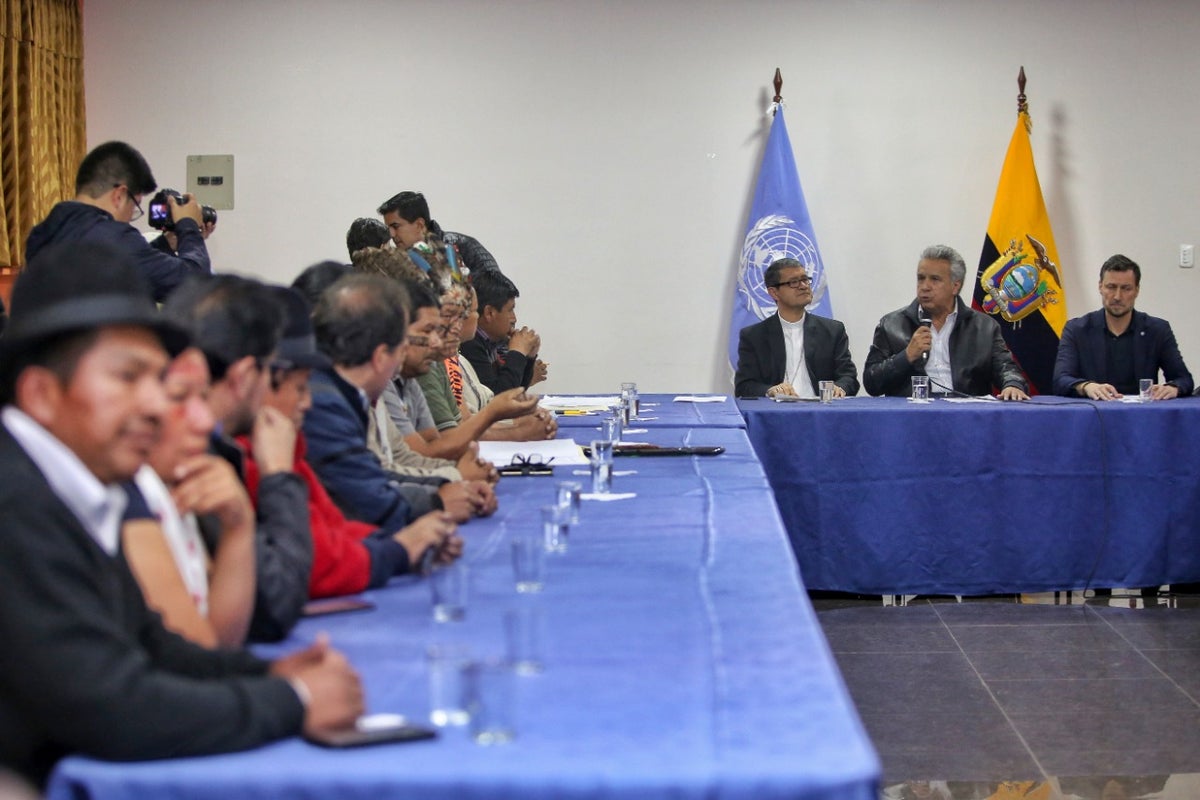 Reunión Gobierno e indígenas de Ecuador