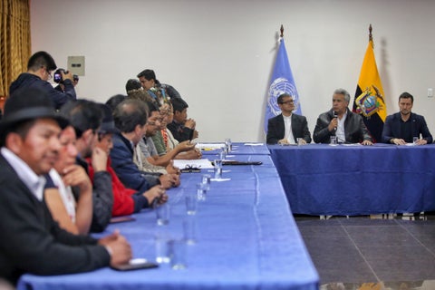 Reunión Gobierno e indígenas de Ecuador