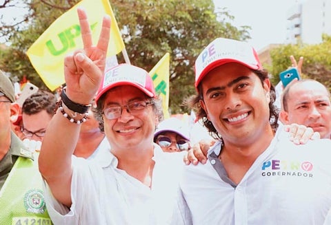 El presidente Gustavo Petro y su hijo Nicolás Petro, en las buenas épocas familiares.