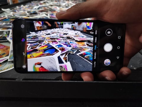 Celular - Teléfono móvil - Smartphone tomando fotografías - Fotos