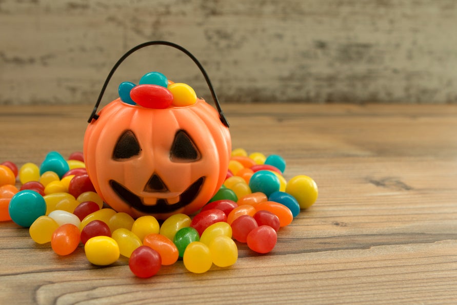 Calabaza de Halloween con dulces