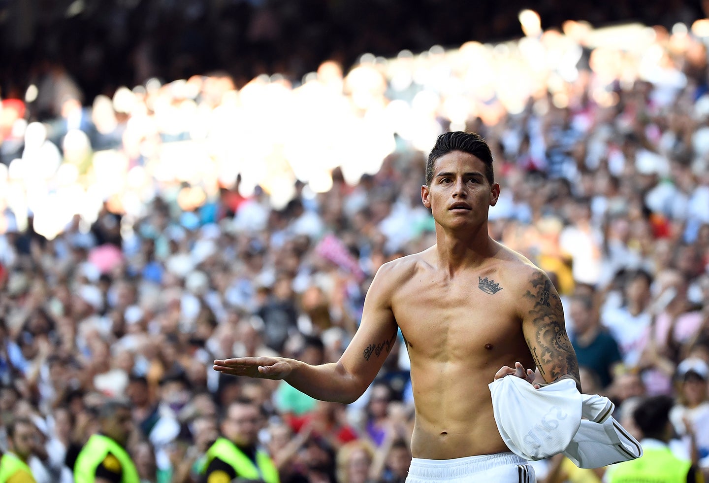 James Rodríguez luego de anotarle al Granada en el Estadio Santiago Bernabéu, en Madrid (España)