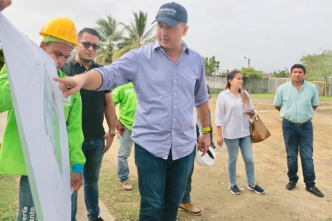 El alcalde es investigado por presuntamente favorecer a un candidato a alcaldía.