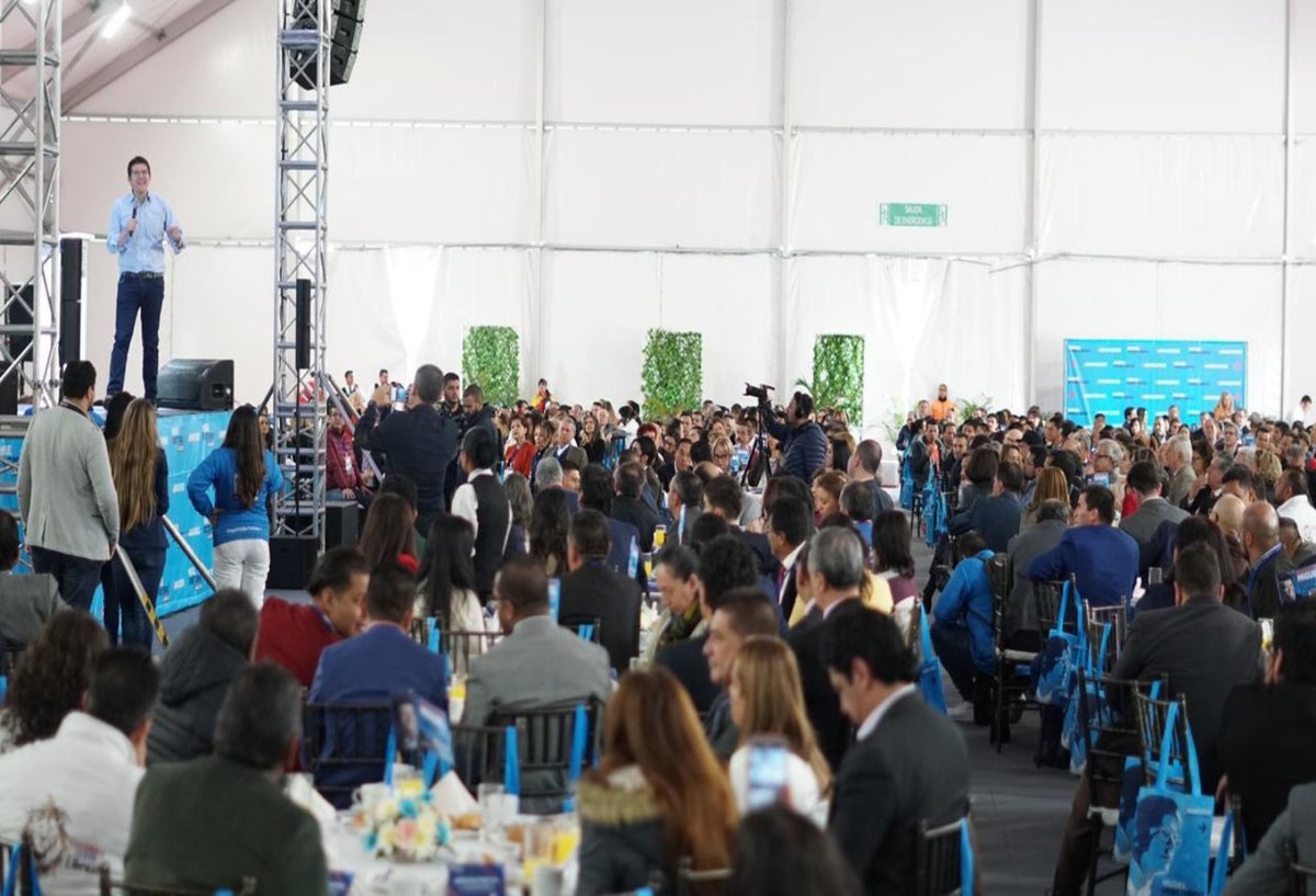 Miguel Uribe recibió la bendición de 1.000 pastores cristianos