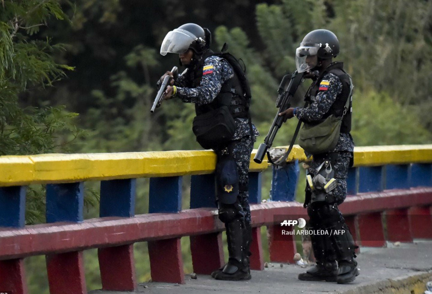 Militares venezolanos en la frontera con Colombia