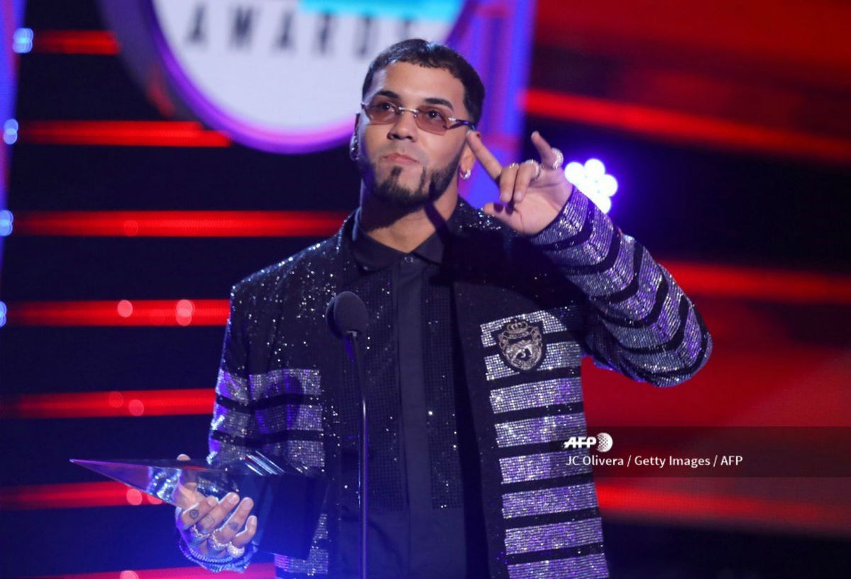 Anuel AA en los Latin AMAs 2019