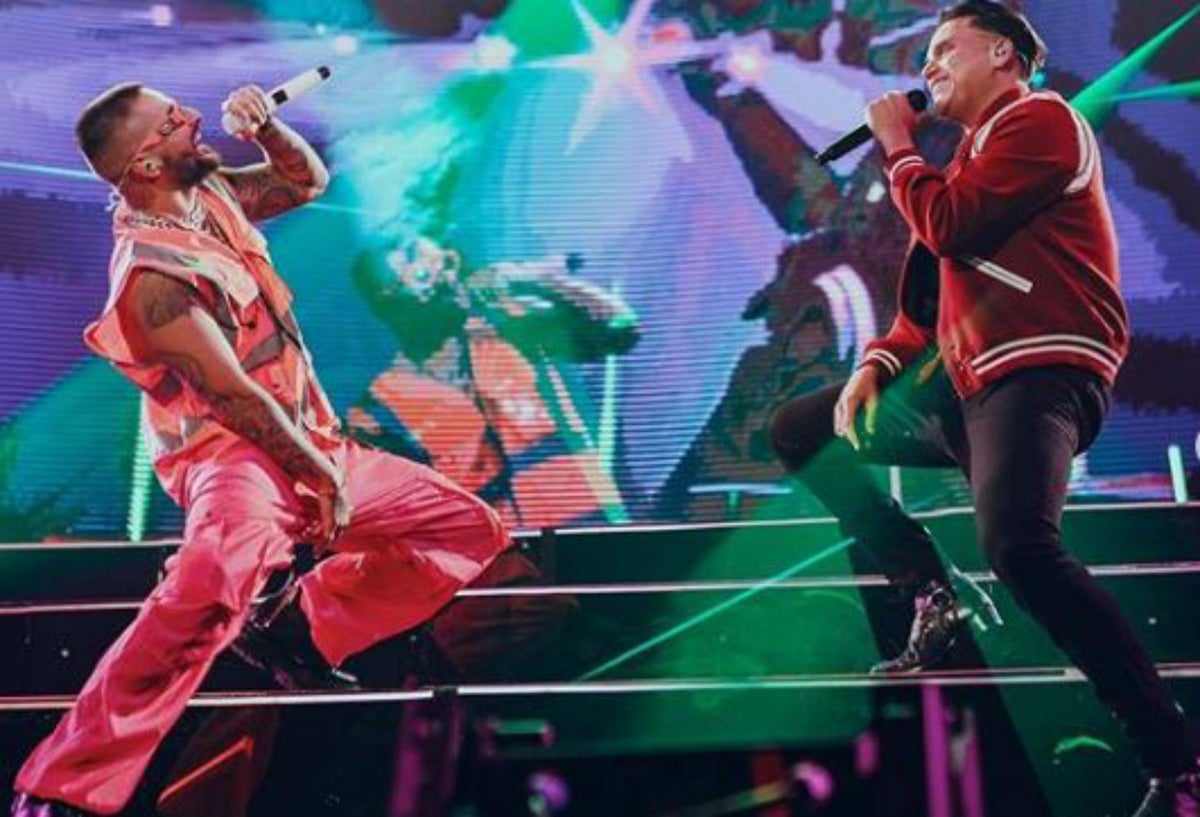 Maluma y Silvestre Dangond interpretan por primera vez en vivo 'Vivir bailando'