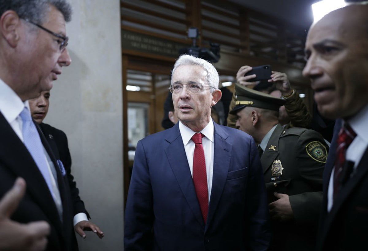 Uribe al llegar a la Corte Suprema a indagatoria