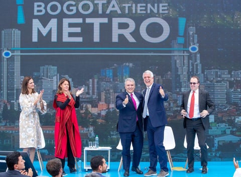 Presidente Iván Duque y alcalde Enrique Peñalosa, durante adjudicación del metro