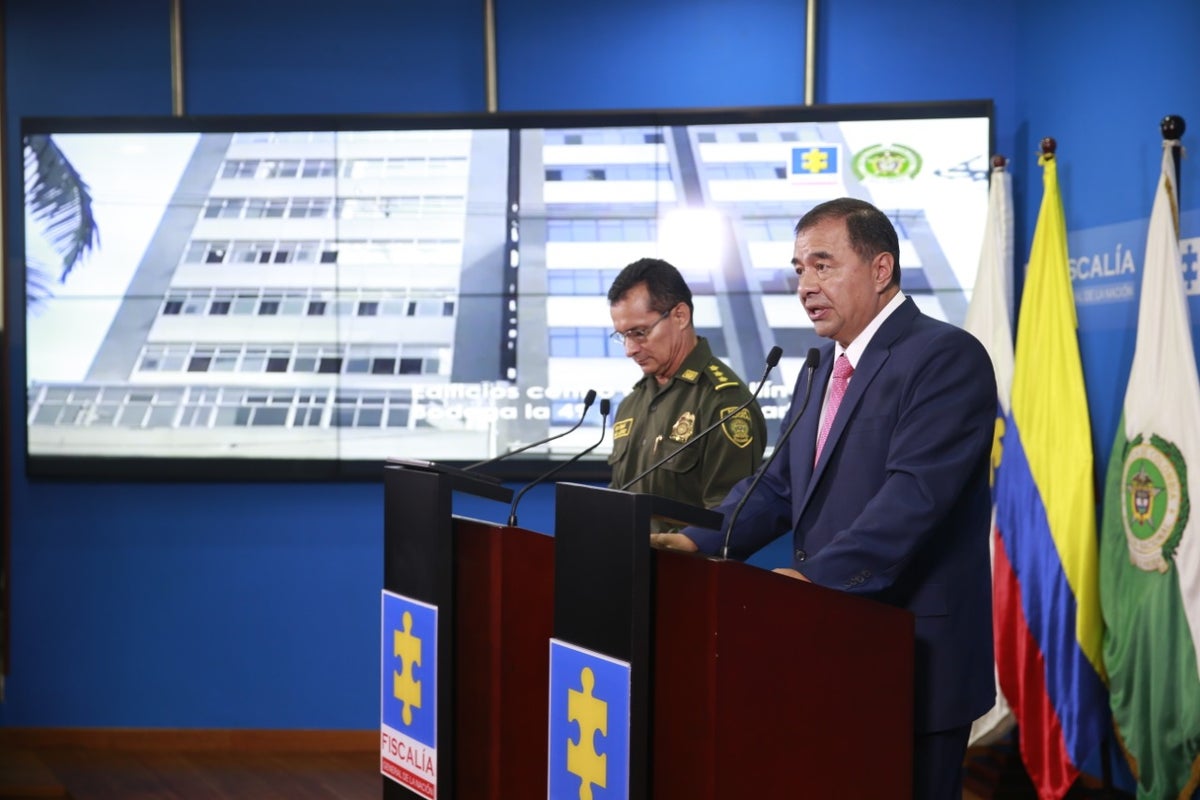 Fiscal (e.) Fabio Espitia y el director de la Policía, general Óscar Atehortúa.