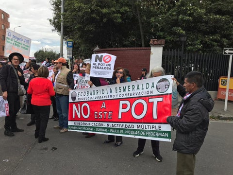 Plantón contra expedición del POT por decreto.