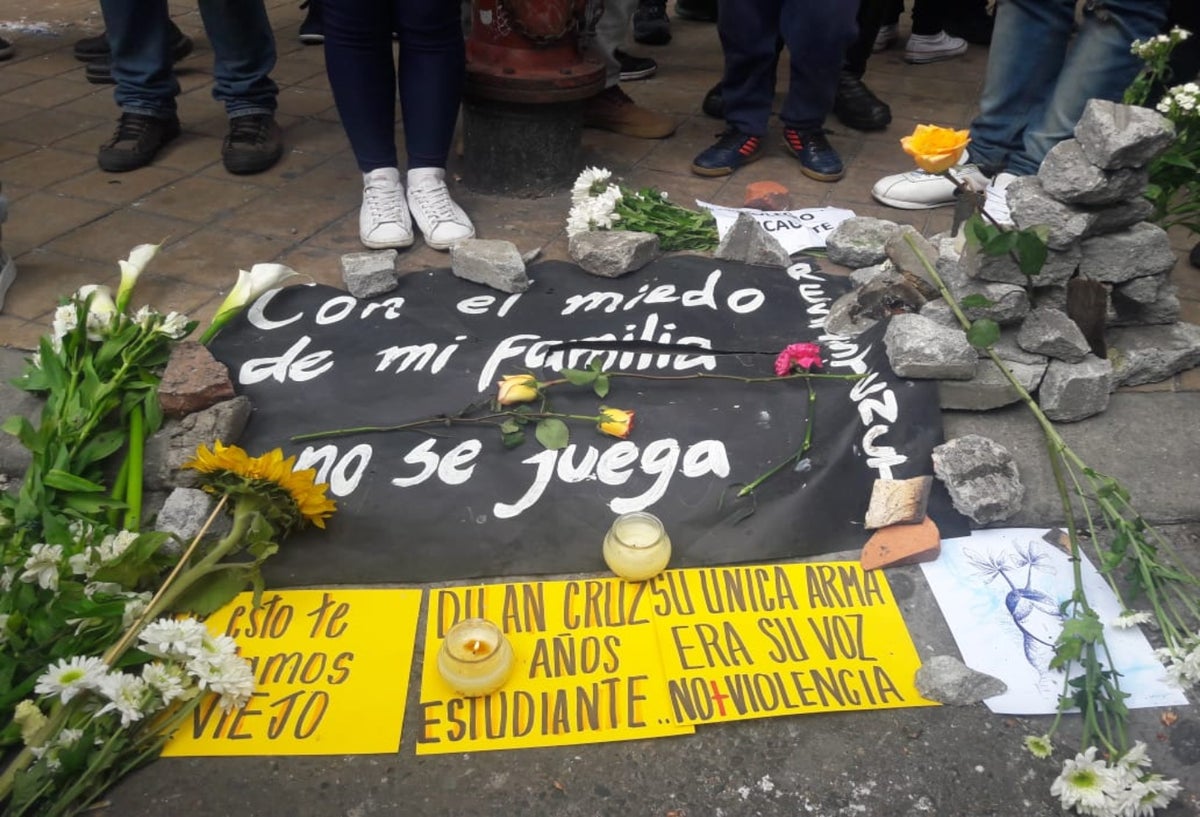 Se dice que el joven salió a marchar porque el Icetex le negó un préstamo universitario.