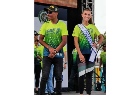 Nairo Quintana y Señorita Colombia en la Carrera 10 K de la Policía