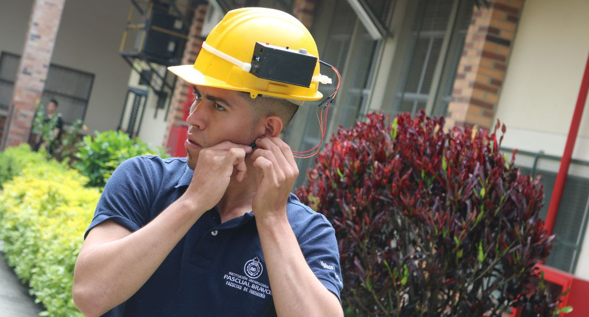 Estudiantes desarrollan un casco para salvar la vida de mineros - La FM