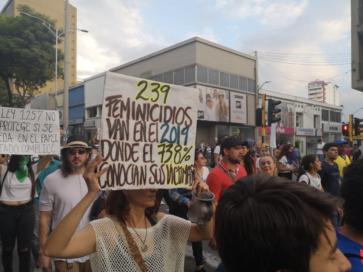 Marchas en rechazo a violencia contra la mujer