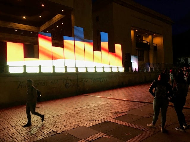 Plaza de Bolívar bandera de Alemania