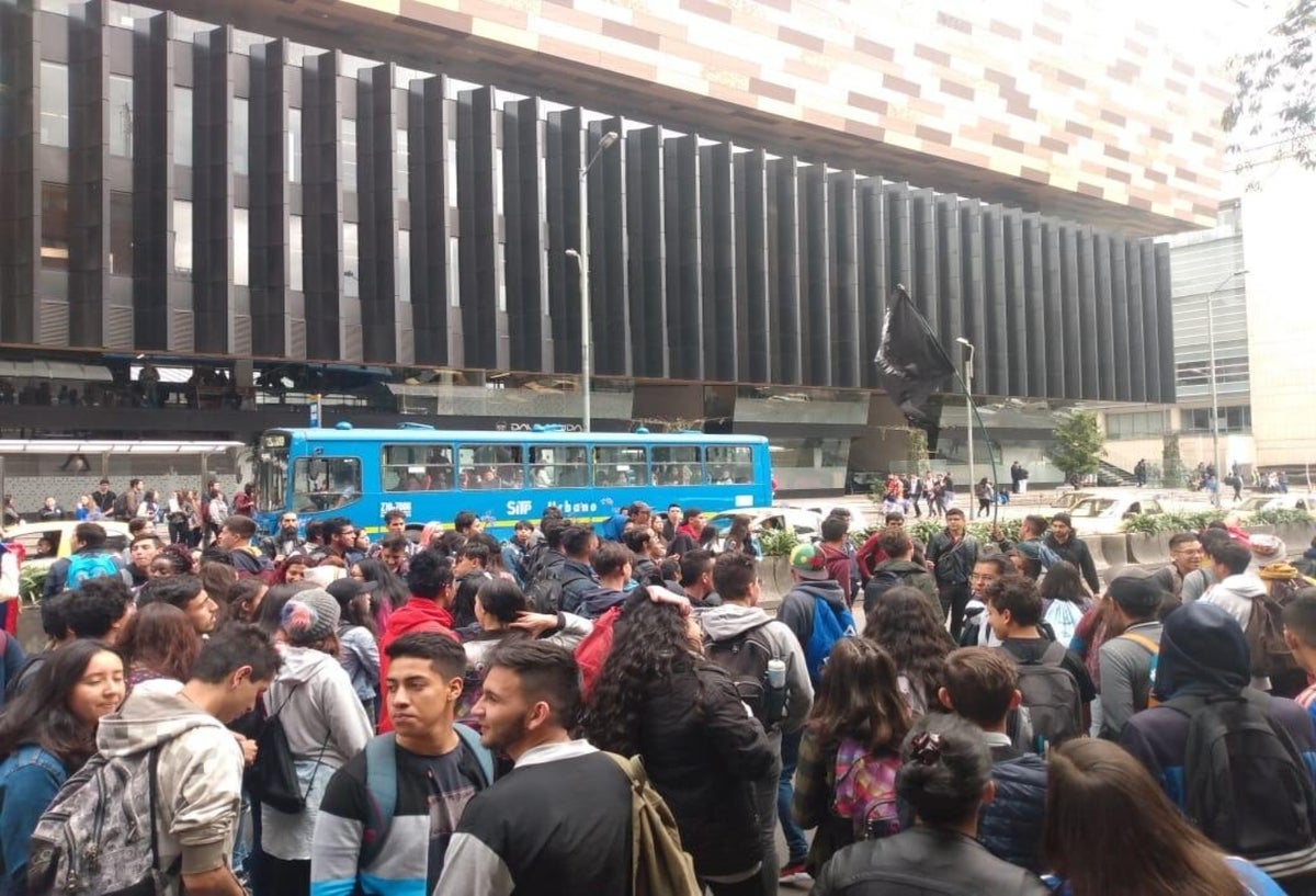 Inician marchas pacificas hacía la alcaldía de Bogotá