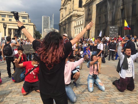 Manifestantes en la Plaza de Bolívar