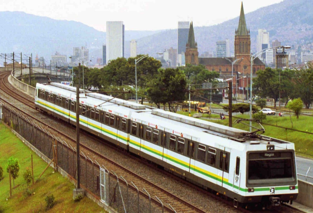 Recientemente, un vagón del Metro de Medellín fue pintado con un graffiti.