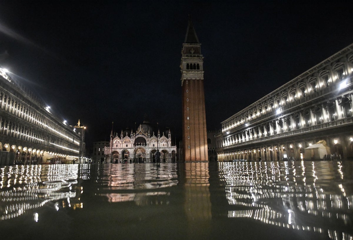 Inundación de la Plaza de San Marco en Venecia