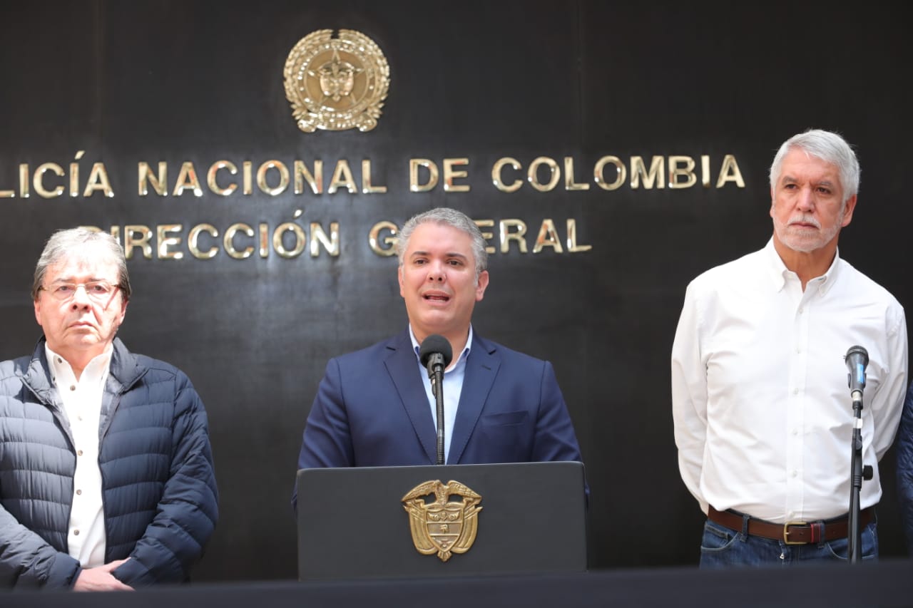 Iván Duque rechaza que se diga que Fuerza Pública apoya el ...