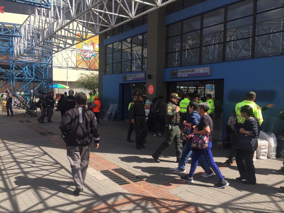 Portal de la calle 80, en Bogotá, intenta volver a la normalidad.