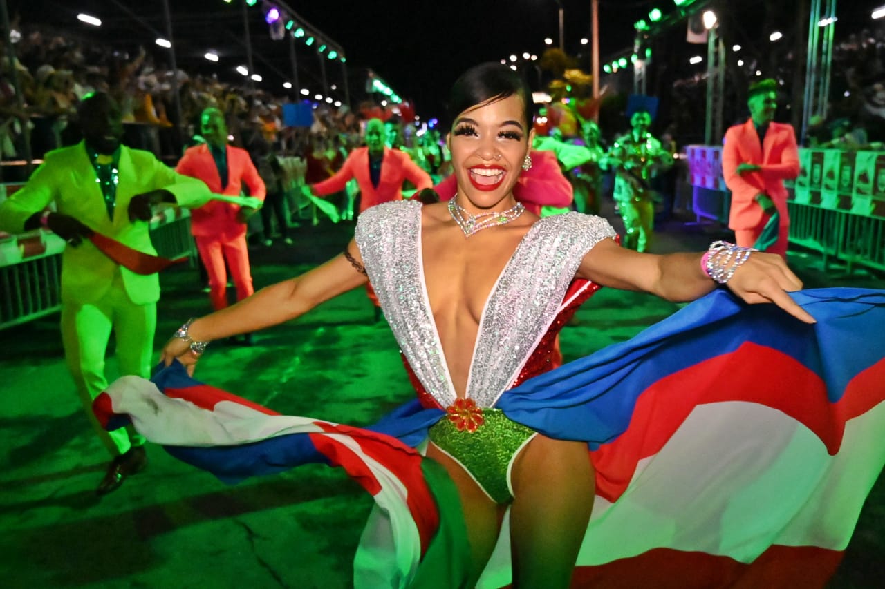 Más de mil bailarines hicieron parte del Salsódromo