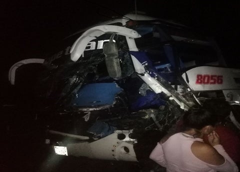Accidente deja dos personas muertas