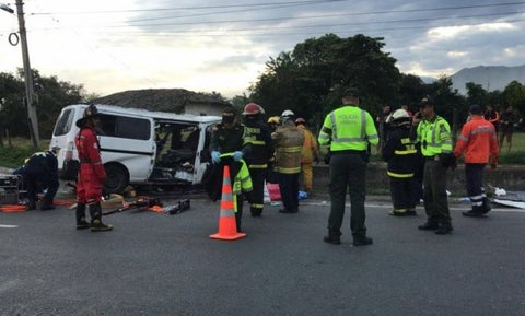 Dos personas al parecer hinchas del América, fallecieron en un accidente de tránsito cuando regresaban de Cali.