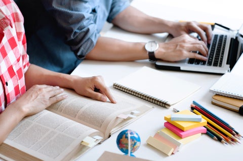 Jóvenes estudiantes