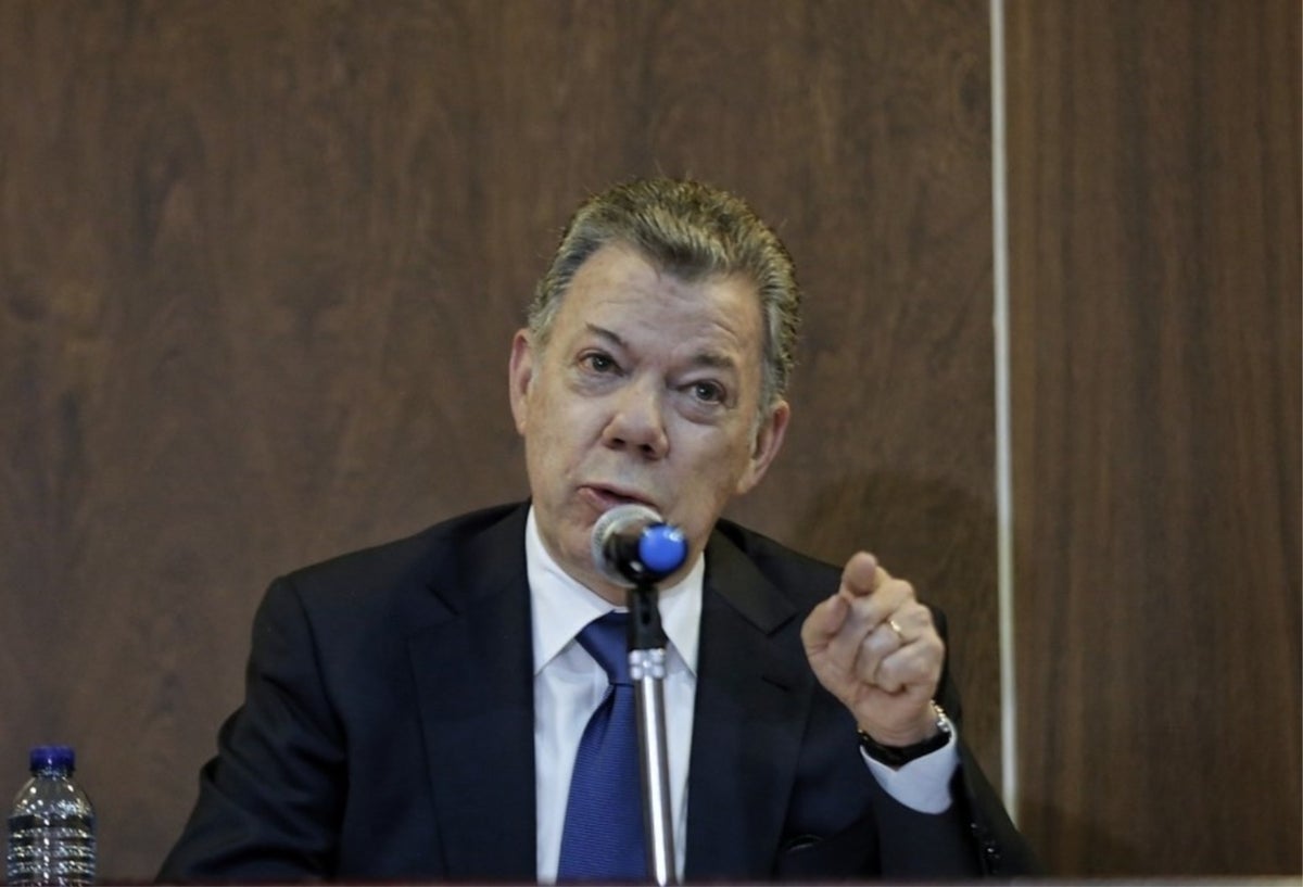 Juan Manuel Santos en el CNE