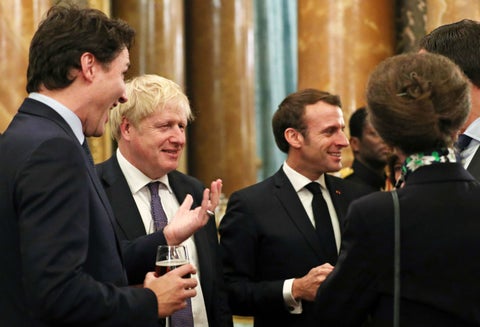 Primer ministro británico, Boris Johnson junto al presidente francés, Emmanuel Macron.