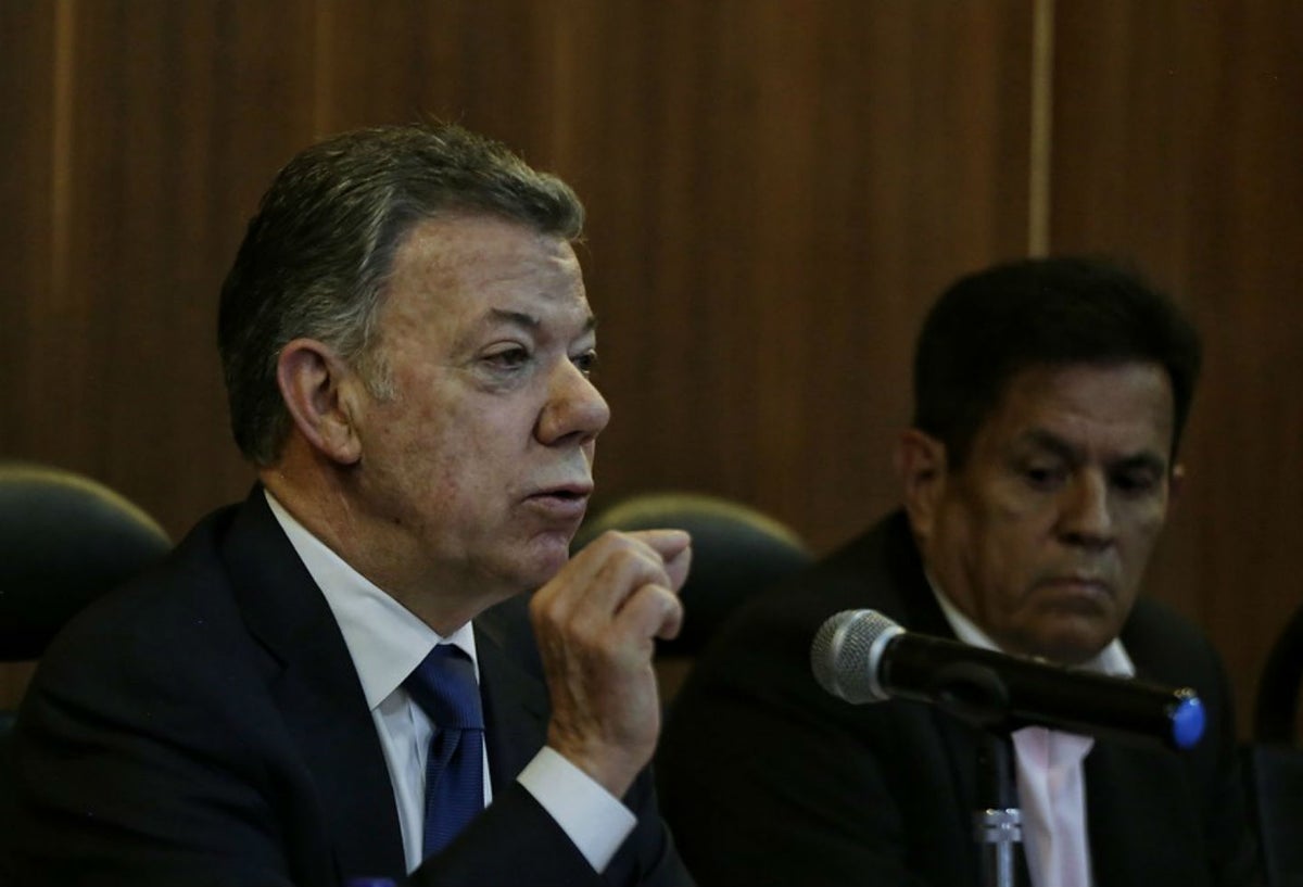 Juan Manuel Santos rindió versión libre en el CNE
