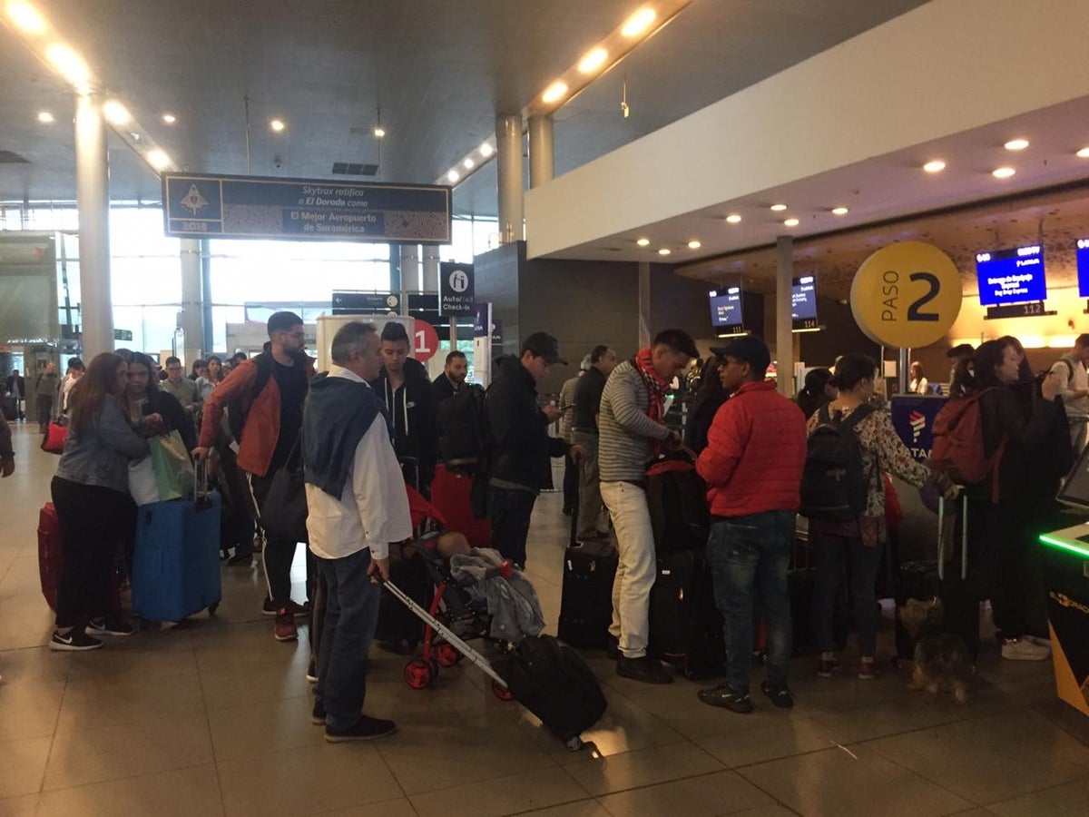 Pasajeros en el aeropuerto El Dorado