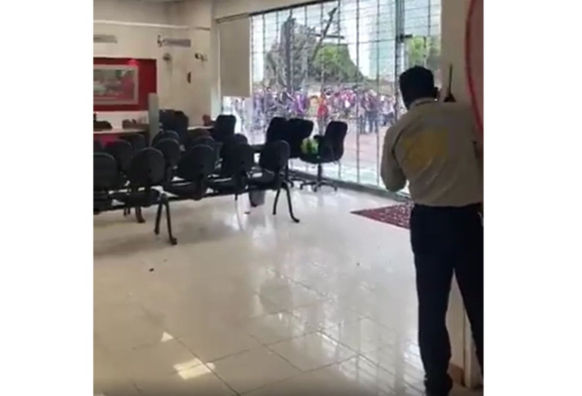 Ataque de vándalos a banco