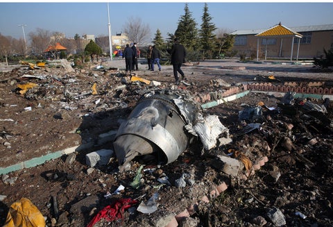 Así quedó el avión derribado en Irán.