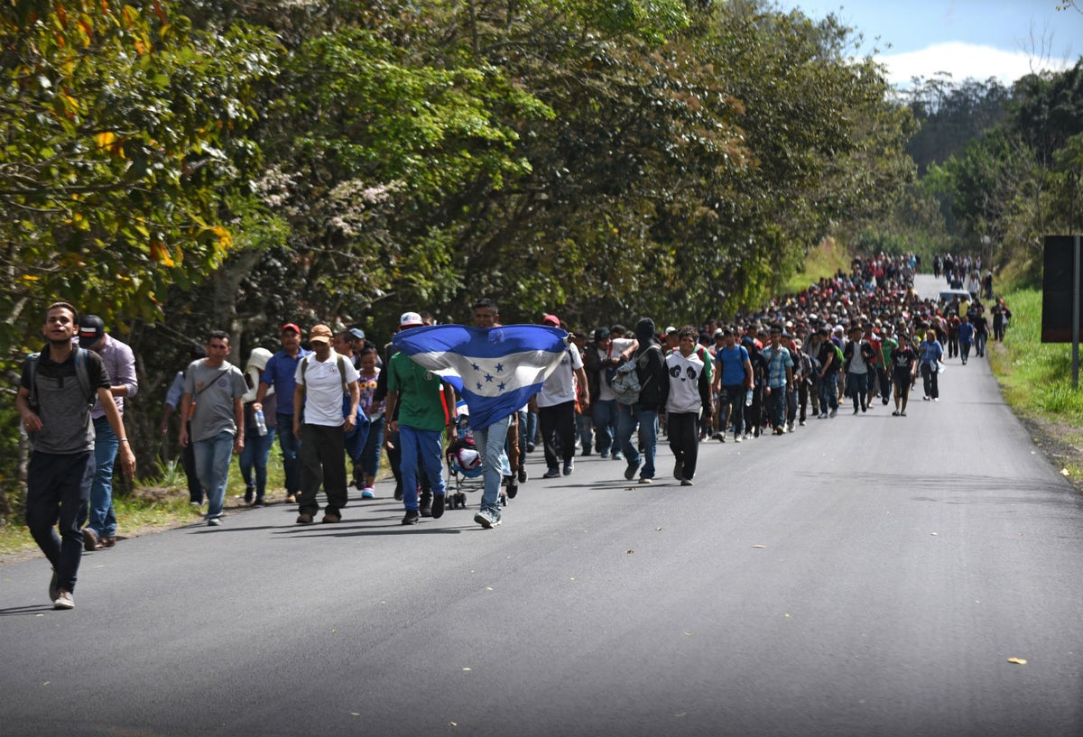 Caravana de hondureños hacia Guatemala