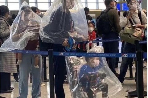 Improvisadas tácticas de los chinos para evitar el coronavirus